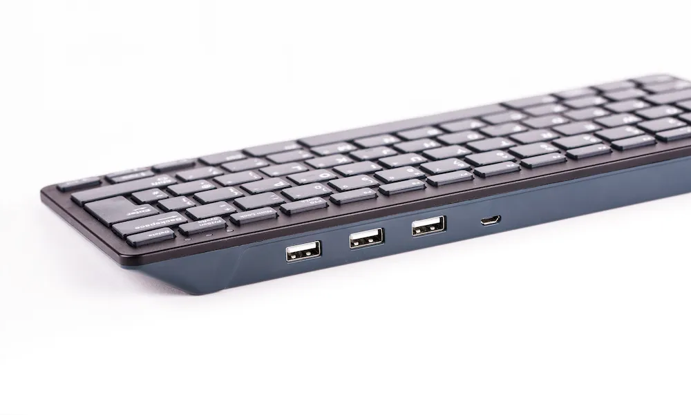 Official Raspberry Pi Keyboard in Red or Black, US Layout